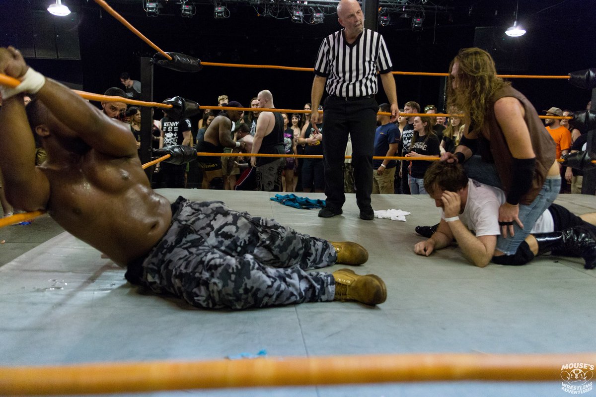Mouse3911's tweet image. .@CurtStallion vs @RichHomieJuice 

@sup_graps 
#NotProblematic