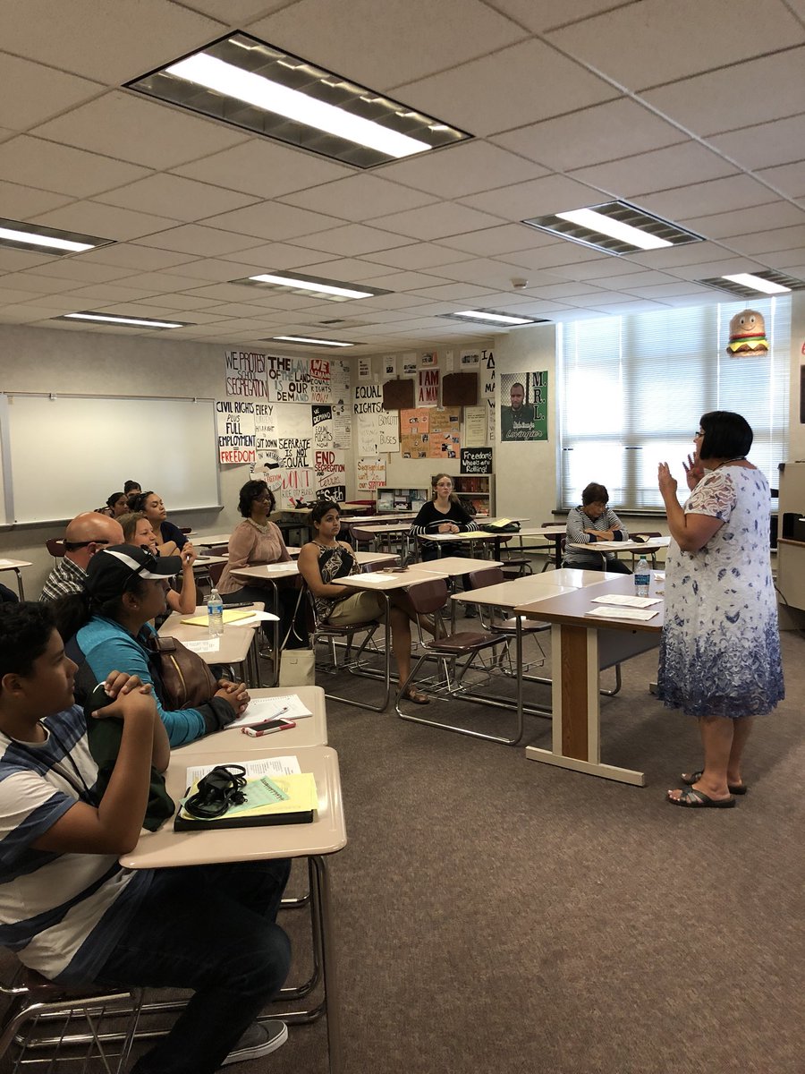 hollybee_smilin's tweet photo. So much happening today @rhsrodsquad! 9th grade orientation and parent academy in full swing! #RHS #rhsmustangs https://t.co/z3IHzP57l3
