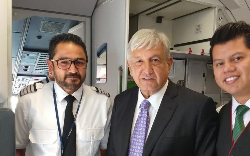 lourdes1809's tweet photo. #ChairoBus #Vivaaerobus la línea aérea de los chairos...cuando viajen 😂😂 https://t.co/hUFBiwmYXT