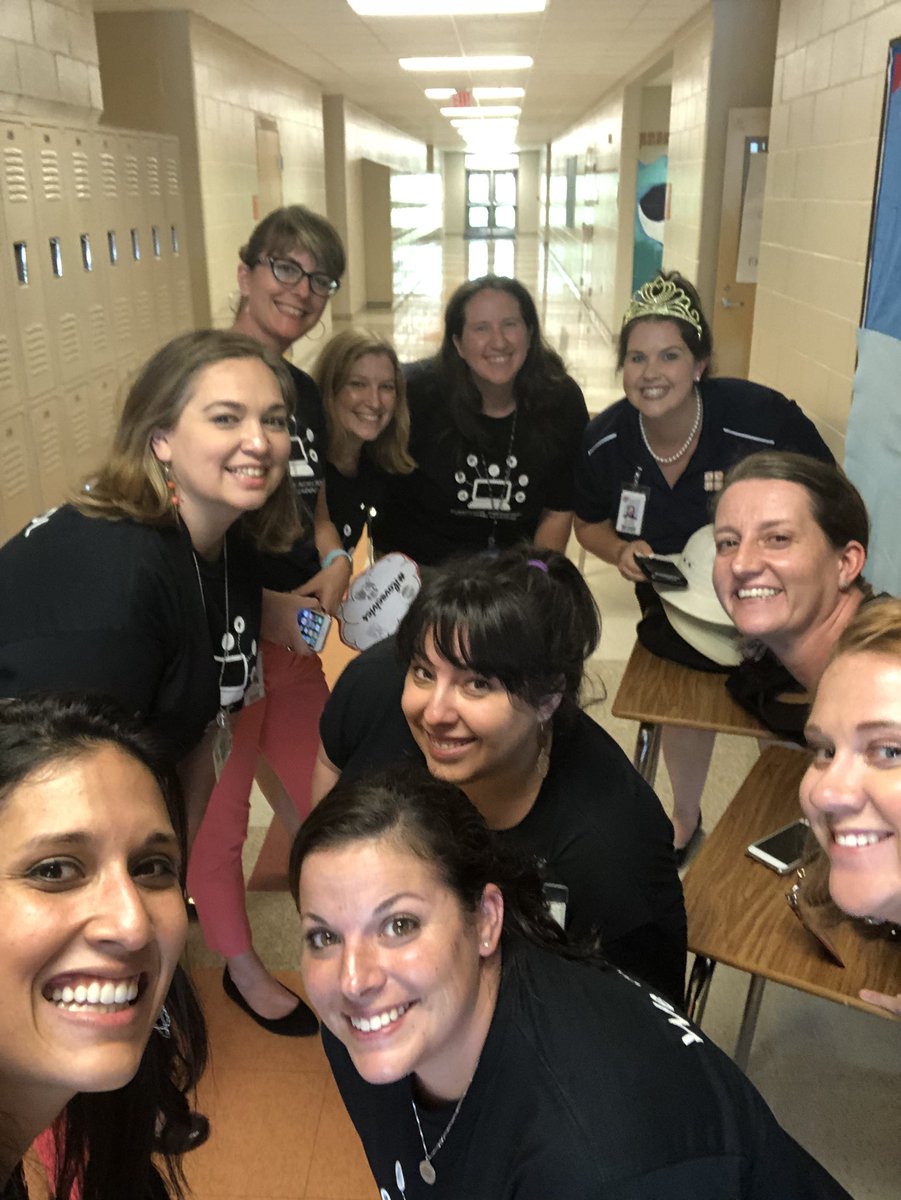 _pamelavillalba's tweet photo. What a great day with our @OCPSnews science and social studies teachers. We hope you all enjoyed the day as much as we did!! Thank you @OcoeeKnights for hosting not only one but TWO content areas! And thank you to all our teacher leaders for your help today! #ocpsCIDLkickoff18 https://t.co/Zy5J2YrHbo