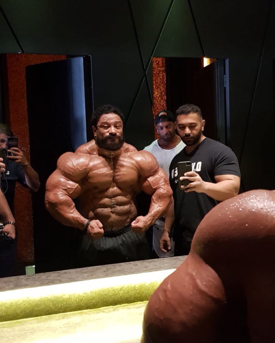 MrOlympiaLLC's tweet photo. Via @bader_boodai
Out of control !! https://t.co/J2b8PzTW6C