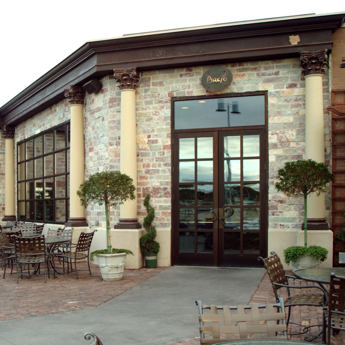 buechelstone's tweet photo. Full Color Castle Rock brings out the rustic beauty of this restaurant!
-
#NaturalStone #StoneVeneer #StoneMasonry #Stone #StoneInterior #InteriorDesign #StoneWall #AccentWall #InteriorInspiration #Cozy #BreathTaking #Beautiful #Mason #Designer #Architect #Builders #Rustic https://t.co/459qEXlODf