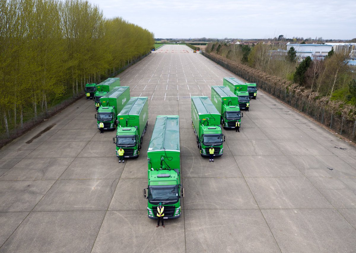 peteforsheets's tweet photo. @Viridor take delivery of 7 new @legras #waste #trailers with #ShurCover #electric #sheeting #systems.. it’s Covered https://t.co/DIk9MEMAuC