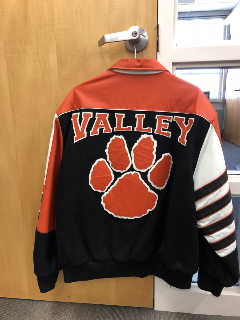 WDMCS_SSF's tweet image. Look for us at Meet the Tiger Night with some awesome raffle items. All money raised goes to student scholarships. $1,000,000+ given to date. @vhstigers