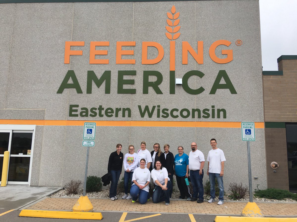 NetworkHealthWI's tweet image. Our Compliance and Quality Assurance teams volunteered at @FeedingAmerica last week. They sorted and stocked 5,000 pounds of donated product, equaling 4,167 meals worth of food. #volunteer #solvehunger