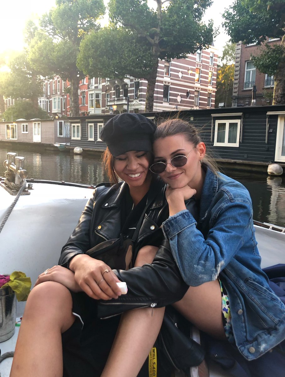 omdat we weer een nieuwe target hebben gehaald stond dit keer de boattrip op het programma! #Team #Evensesentertainment #Amsterdam #Canals