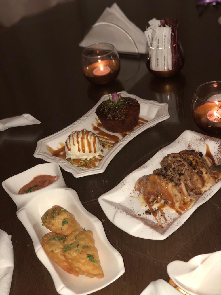 زيارة لكوفي لي جولي .
مكان جميل وهادي ويستحق الزيارة
يعيبهم الخدمة البطيئة واسعارهم فوق المتوسط
الطلبات كانت /قهوة عربية وتركية وموكا بارد
الحلى /كيكة التمر وسينامون رول
الجلسات فيه بالدور الارضي والعلوي ومتوفر بارتشن
#كوفيهات_الرياض