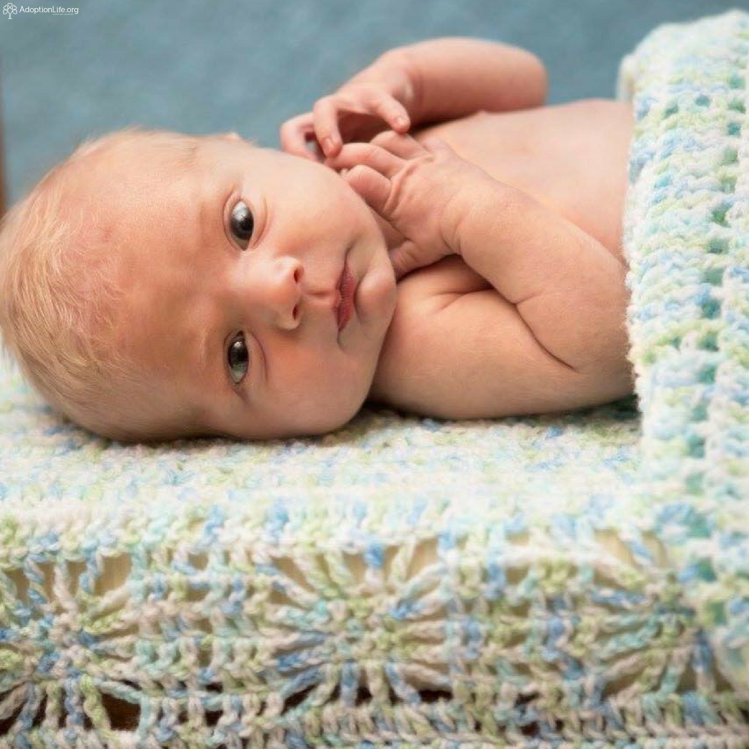 _adoptionlife's tweet photo. Then and now! Can you believe how much this cute little one has already grown? Hard to believe life goes by so fast. Looking back on pictures like this brings us so much joy. 
.
.
.
.
.
#adopted #adoptionprocess #adoptionislove #adoptiveparents https://t.co/MFusIHkzuM