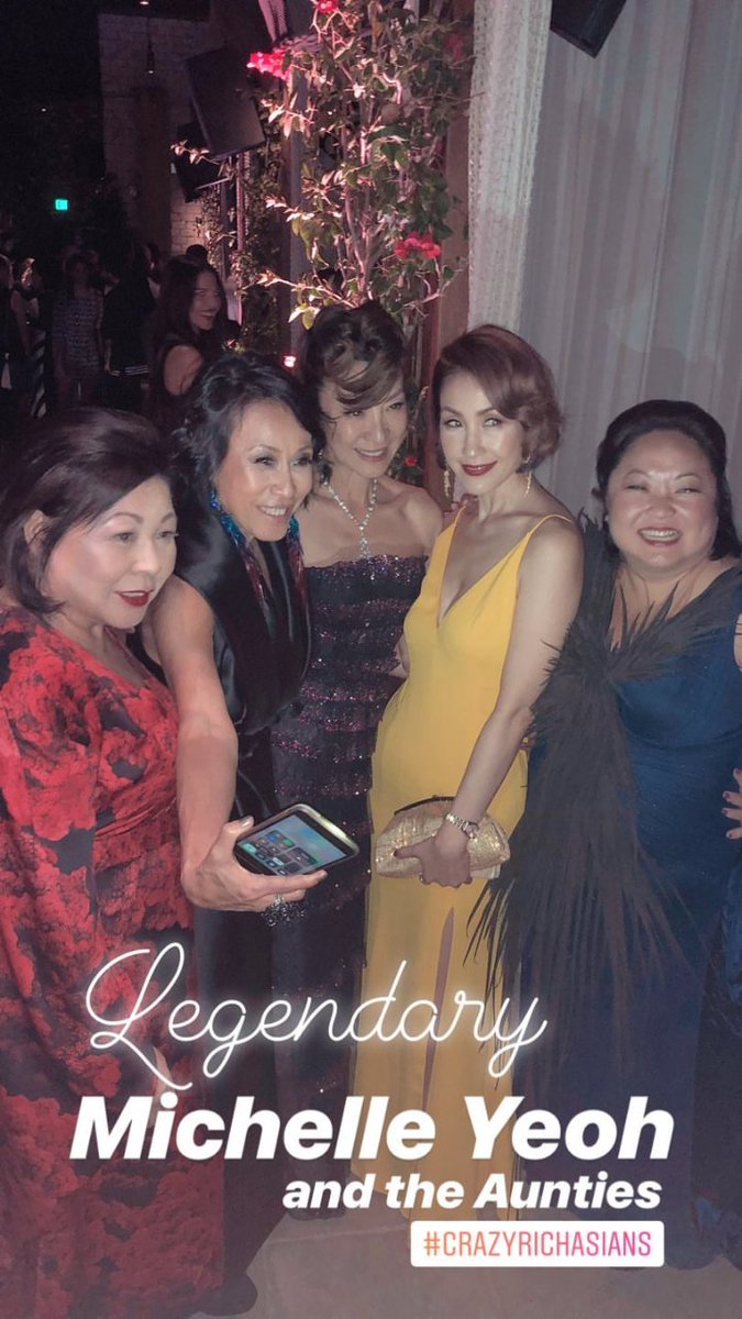 bnawho_'s tweet photo. Queens 👑 #CrazyRichAsians #MichelleYeoh #AmyCheng
📸 | Dennis Kwan https://t.co/417CXrmP0t