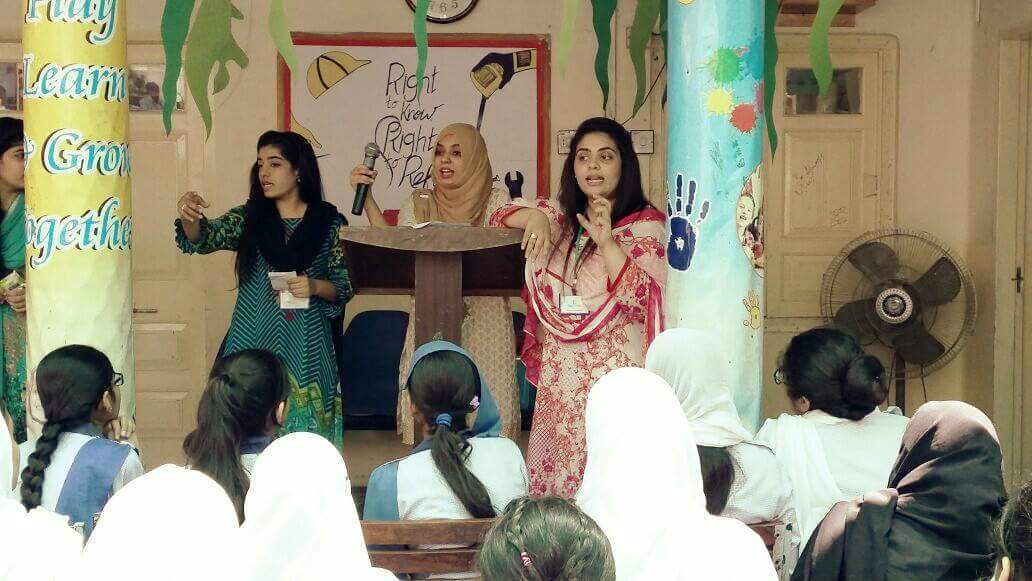 Abedi1Syeda's tweet photo. SNAP - Our 2nd successful session, held at Allied School Baghbanpura campus 

They say "Pickup someone who likes the knowledge he gain and will not make you regret it"
And we are sure, the kids today didn't get disappointed in their decision.

#EatHealthy
#LiveHealthy https://t.co/IUpllZuzGr