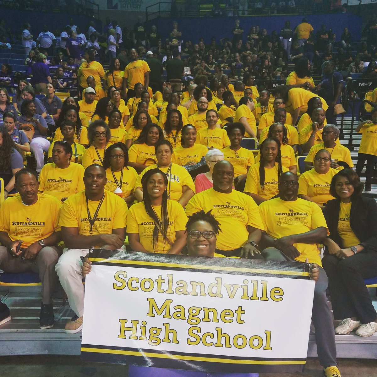 Great to see my high school alma mater today at the EBR Schools Convocation. More than 5K teachers, administrators, support staff, and education partners were on hand at Southern U to kick off the new school year. #ChooseEBR #WeAreSouthern