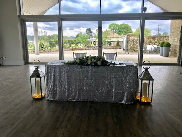 Don't forget to add details to your registrar table! We love this from a wedding we did back in May. #venuetsyling #teesside #venuestylist