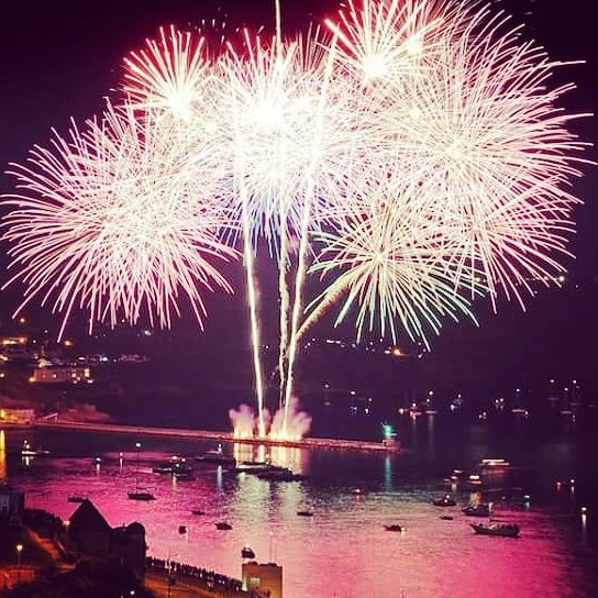 ForceForCharity's tweet photo. We will be down on the #plymouth Hoe this evening from 18:00hrs raising money for @HelpforHeroes charity #helpforheros 8th August 9th August #fireworks if you spot us why not share your pictures with us @ForceForCharity #forceforcharity https://t.co/62TF0mvMLa