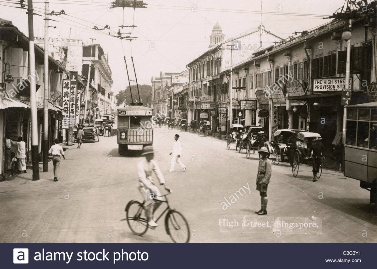 I often see this narrative that SG was a swampy backwater before Lee Kuan Yew showed up & turned it into a bustling metropolis. I think this narrative is inaccurate and harmful. Again, SG has always been along a critical global shipping route! Here are pics from the 1920s