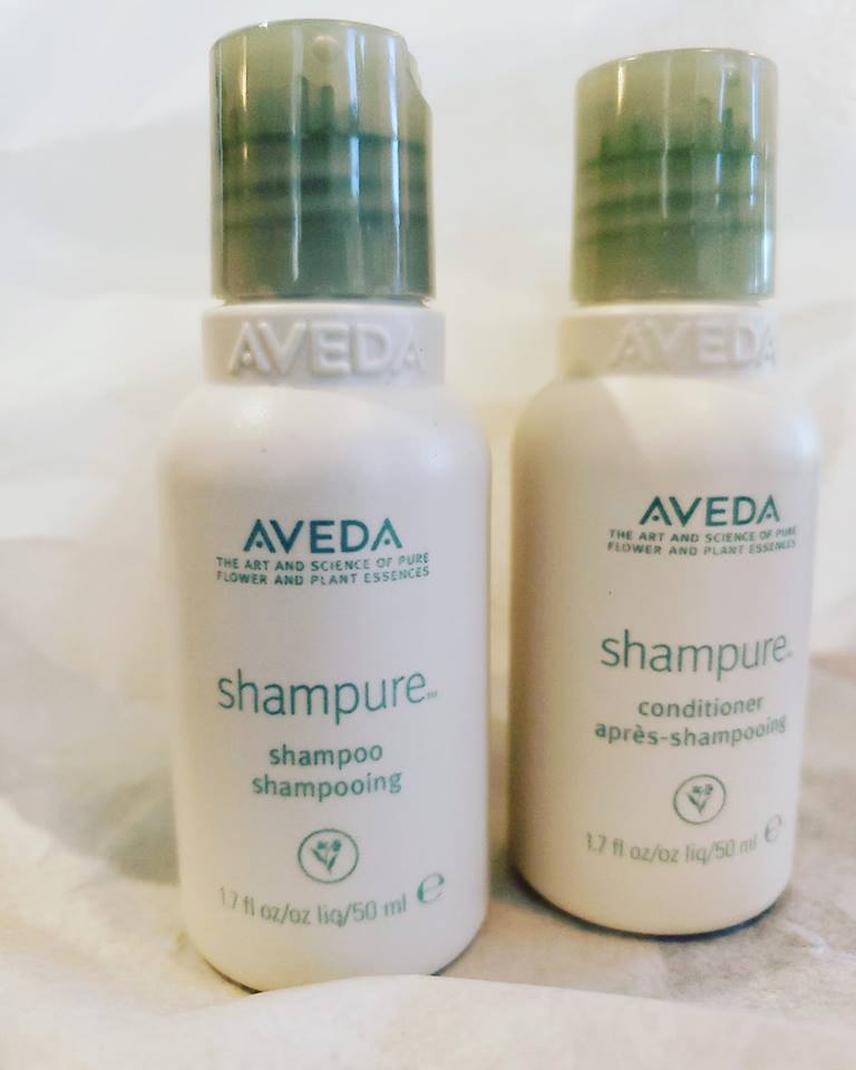 therougesalon's tweet photo. CONGRATULATIONS 🎉 to Jackie W. for being last week's Facebook Check-In Winner! ✔ in everytime you're here &amp; show📲 the front desk to be entered to win a great prize!
➡️ All of this week's check-ins will be entered to win Aveda's Earth 🌎 Month Light The Way Candle 🕯! ⬅️ https://t.co/zCopynNxQX