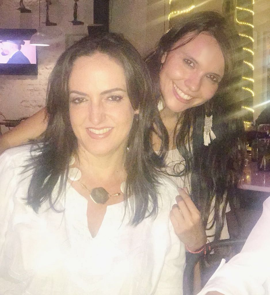 natiibedoya's tweet photo. ¡Feliz cumpleaños Senadora @MariaFdaCabal! Usted es un ejemplo de liderazgo para las mujeres. 🎂🎉 https://t.co/NLsgVzOUov