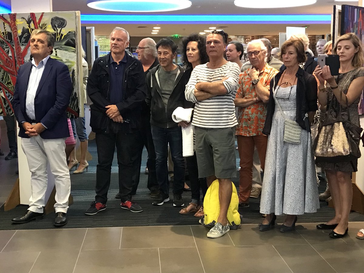 besnier_tvr's tweet photo. Vernissage au @Novotel_FR #Thalassa de @Villededinard @DINARDTOURISME de l’édition 2018 de #OnZoute à #Dinard (19eme édition) Rencontre avec les 18 artistes d’ateliers et de galeries d’art
Thème de cette année « Passage » Samedi 11 août de 18h à minuit @Alexandre_Motte @TVR35 https://t.co/evEzqLsoEc
