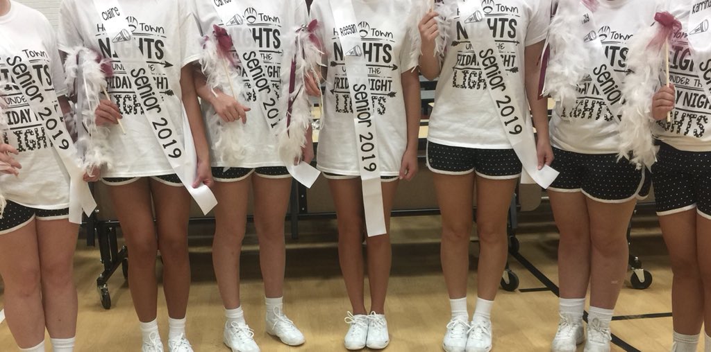 straffordcheer's tweet photo. senior sash and wand day 🤪👑✨ https://t.co/tRbC0KgfR2