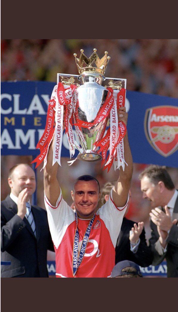rightiotomdans's tweet photo. Rightio the gunners gonna win the league this year tellin u now fellas gunners 4 life my old man said liverpool gonna win fuck off fruit tip cunt arsenal till I die https://t.co/ghMGQ2Puyq