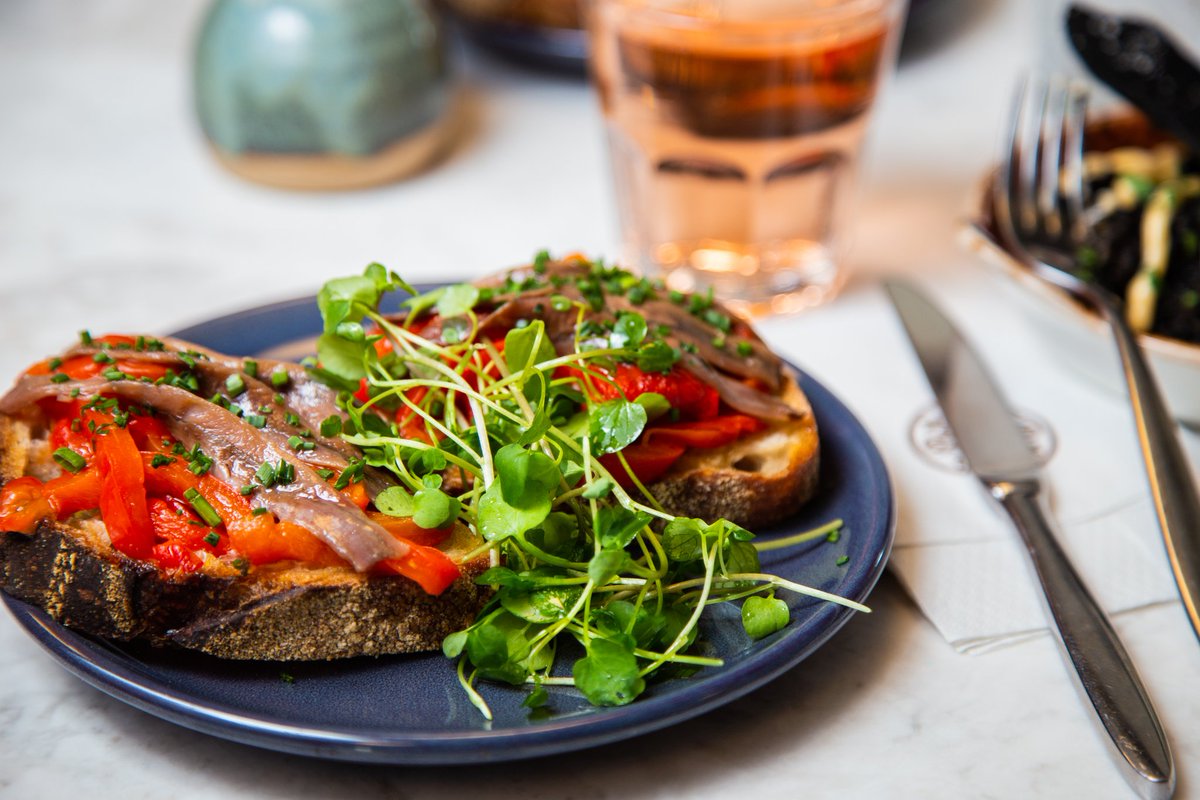 Sardines on toast, tasting yum-tastic right now. 🐟🍞🇪🇸
