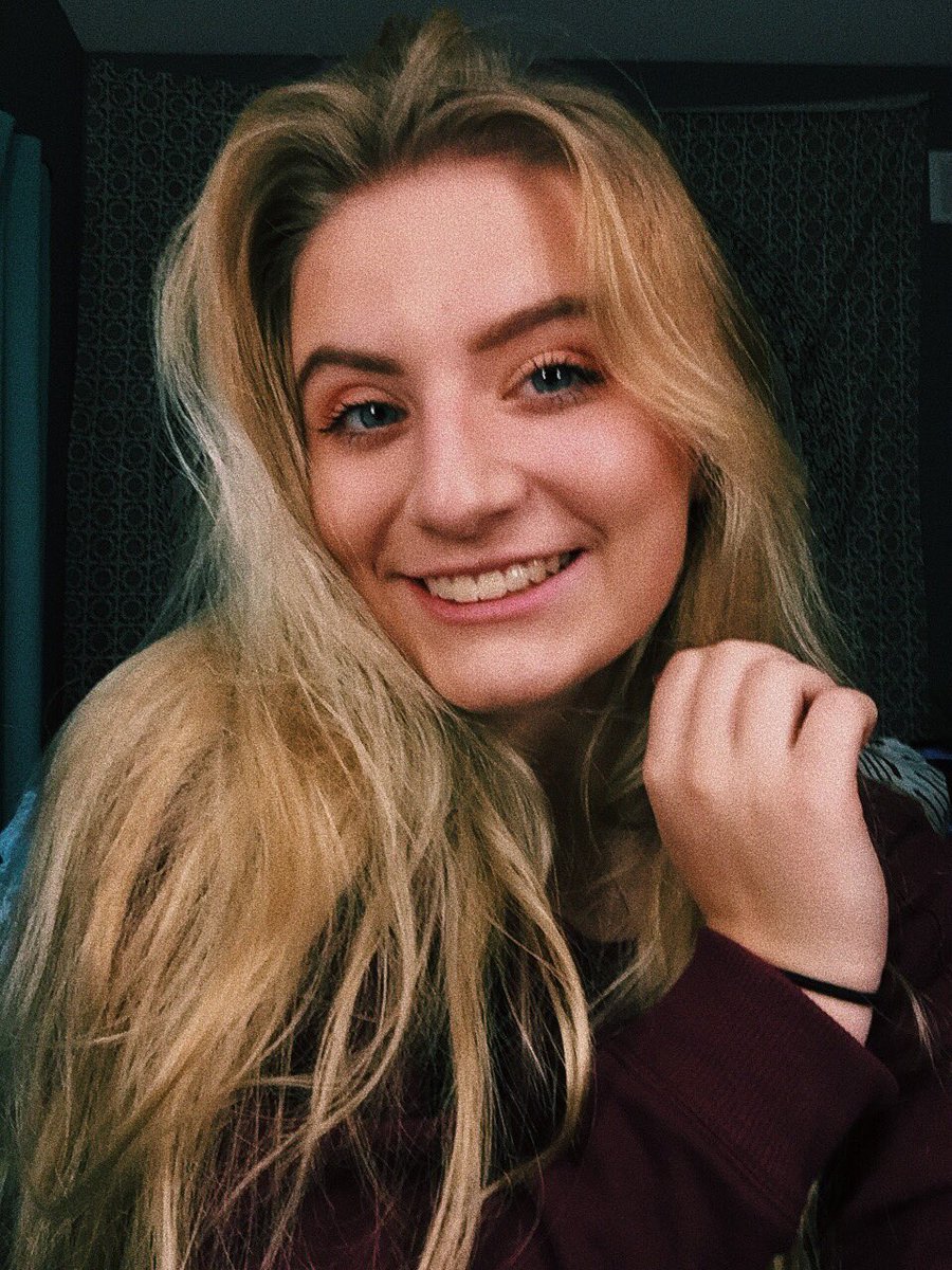 ryanncheekk's tweet photo. Why not, RT and i’ll draw your avi?☺️ https://t.co/w7CJMYKrLs