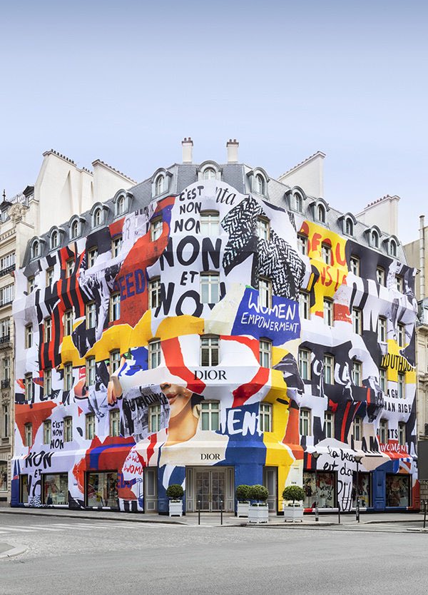 FranceTrvl's tweet photo. If you are currently visiting Paris, feel free to go avenue Montaigne to see the new storefront of the Maison Dior #dior #mode #paris #couture #fashion https://t.co/DxIQX0Ruup