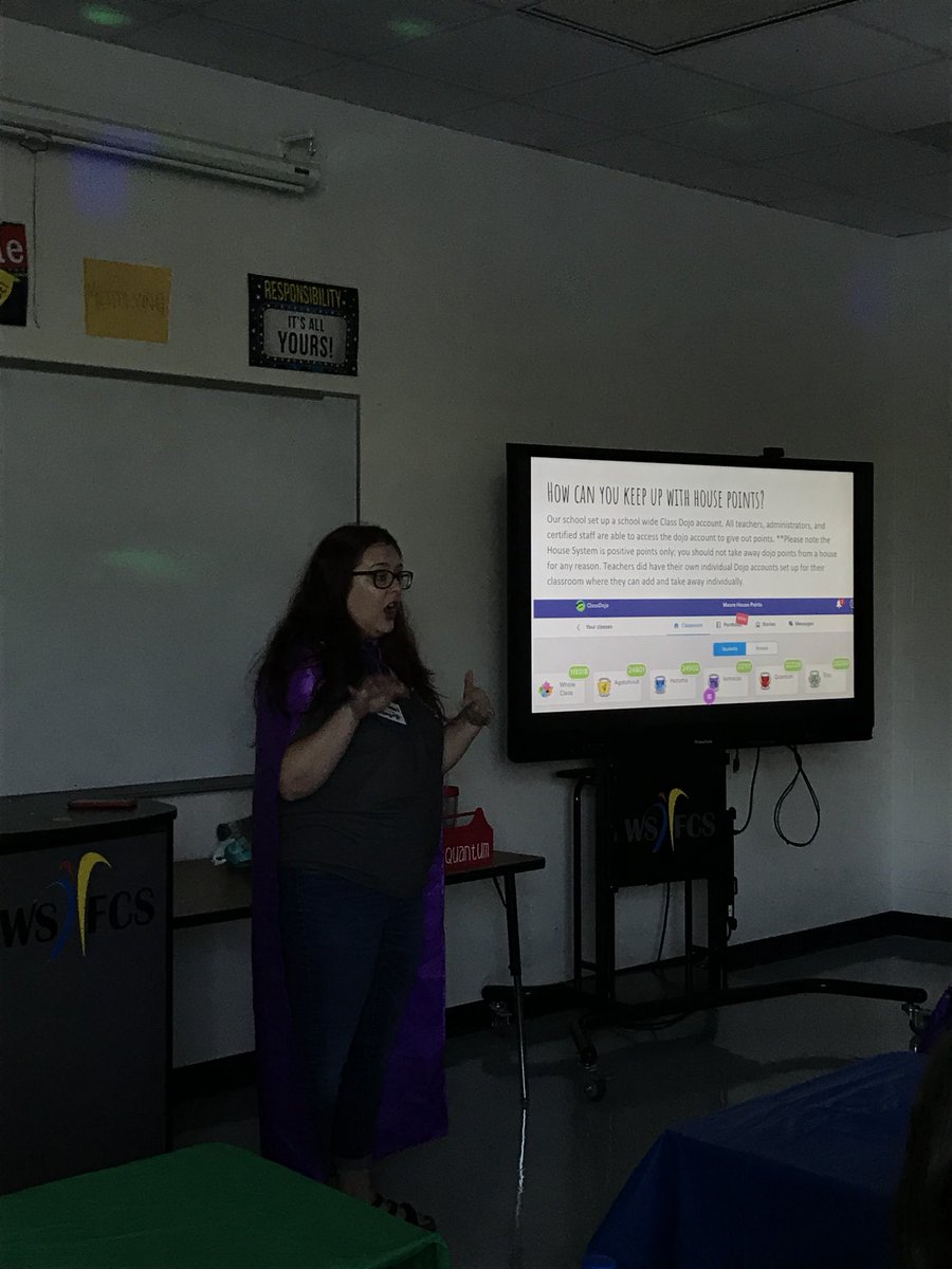 lindsaywjacobo's tweet photo. More pics from @MooreMagnetES representing at #wsfcsCLC this morning! How to implement the House System at your school! https://t.co/cpmcAwi5xj