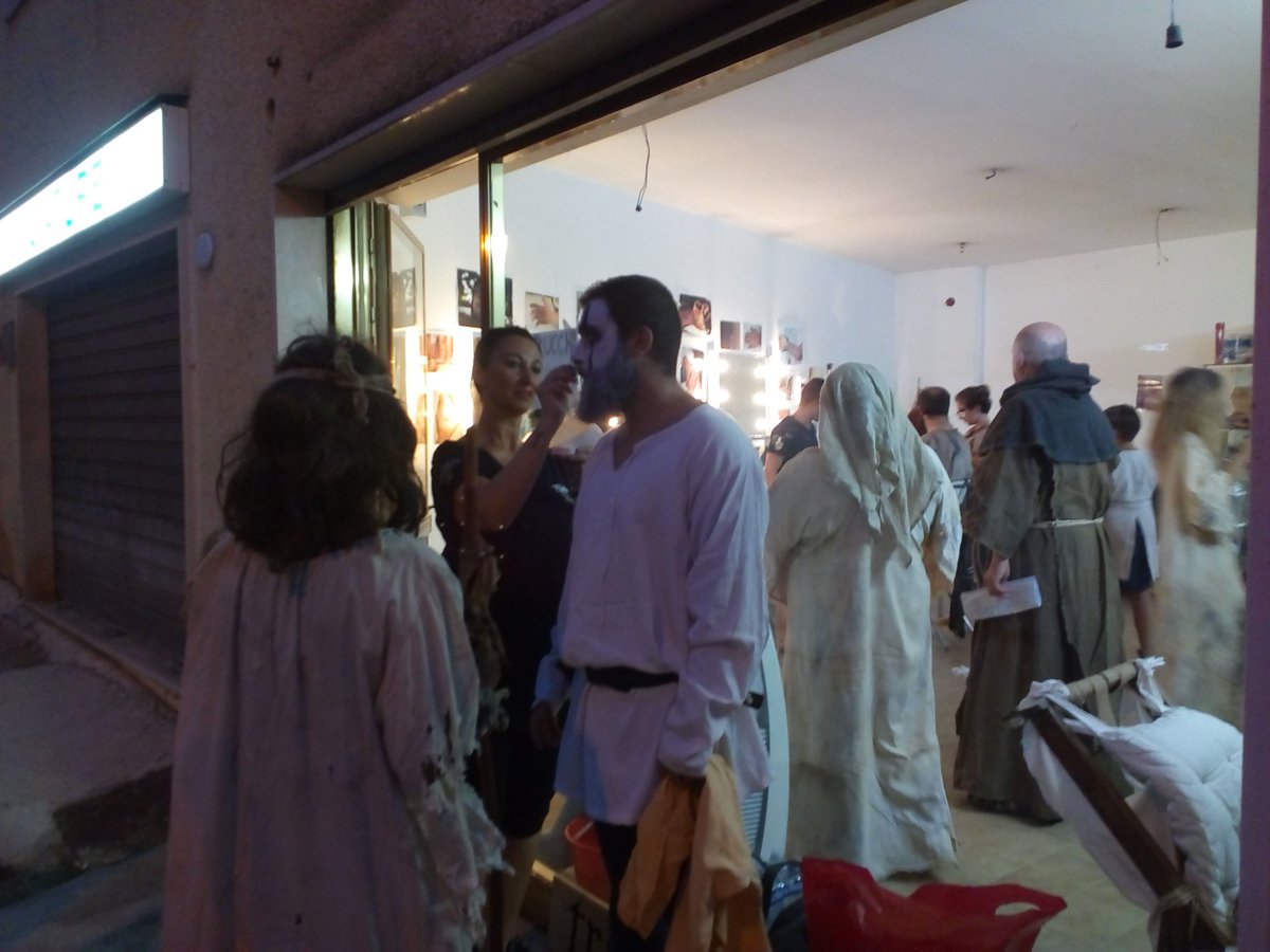 IlexElice's tweet photo. #day2: fervono i preparativi per il #real #medioevo. Il tempo è favorevole e l'antico #borgo dell'#Ilex ti attende. #real #medieval #Abruzzo #sagra #ferie #8agosto https://t.co/2fpkrFGo6m