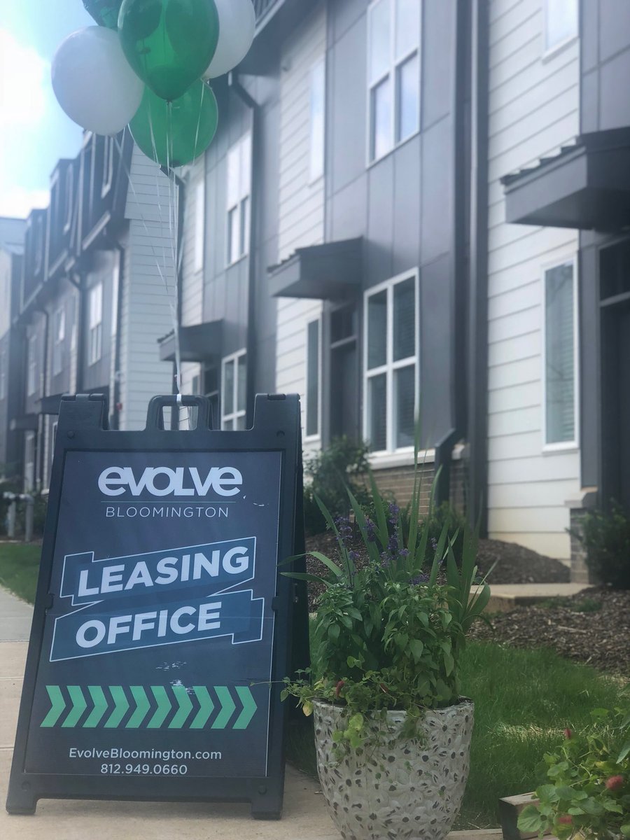 EvolveIU's tweet photo. The grass is always greener on the other side! We can’t wait for our residents to move in & experience what #Evolve has to offer! #iu #hoosiers #grassisalwaysgreener #newdevelopment #iubloomington #iub #btownsummer #btown #thenewnextlevel #evolvewithus https://t.co/58155uBJ8z