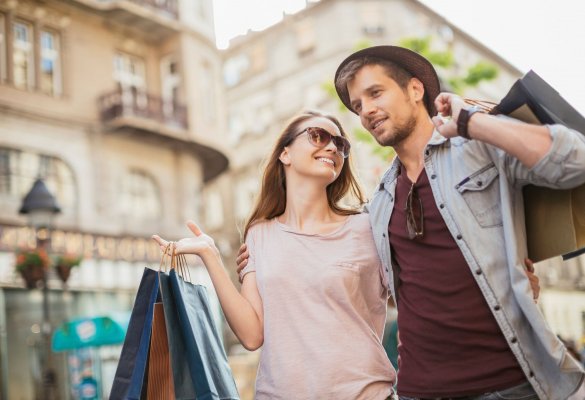 Take a leisurely stroll down Union Street where you'll discover Victorian mansions and carriage houses transformed into boutiques and restaurants featuring a variety of delectable cuisines.