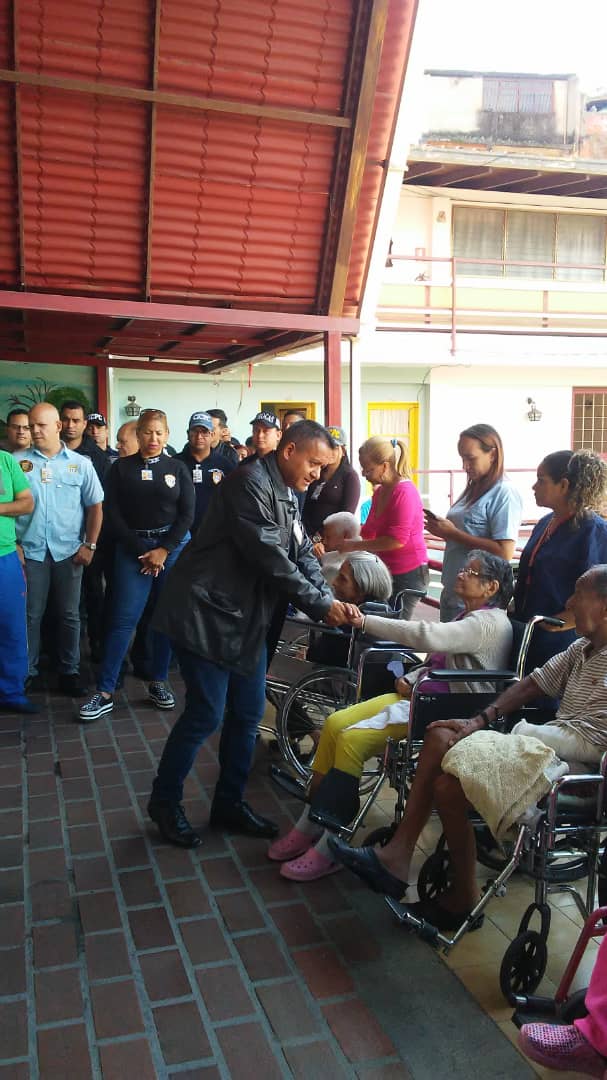 enlaccicpc_intt's tweet image. La Oficina Enlace #CICPC INTT, El Silencio conjuntamente con la la División Nacional Antidrogas, presente en el Geriatrico Madre Maria Marcelina, en Alta Vista, dando apoyo a nuestros adultos mayores @DouglasRicoVzla  @PRENSACICPC