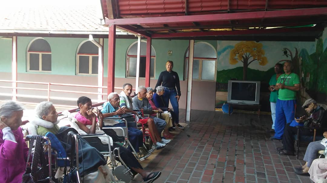 enlaccicpc_intt's tweet image. La Oficina Enlace #CICPC INTT, El Silencio conjuntamente con la la División Nacional Antidrogas, presente en el Geriatrico Madre Maria Marcelina, en Alta Vista, dando apoyo a nuestros adultos mayores @DouglasRicoVzla  @PRENSACICPC