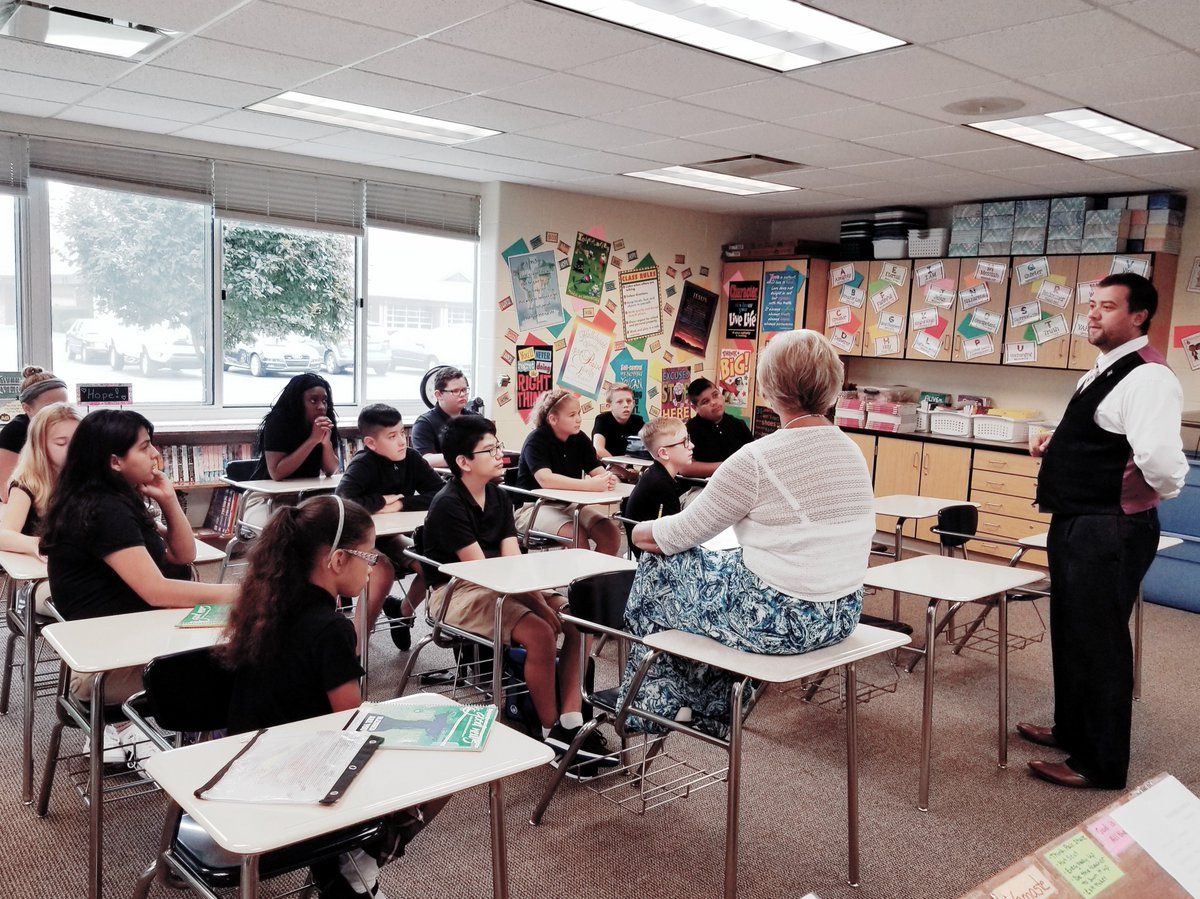 stselkhart's tweet photo. We had a fantastic first day of school! Check out some of the great moments we captured as students and teachers got to know each other and got back into the swing of all things academic! #STSAchieves https://t.co/8X0JL2iwGQ