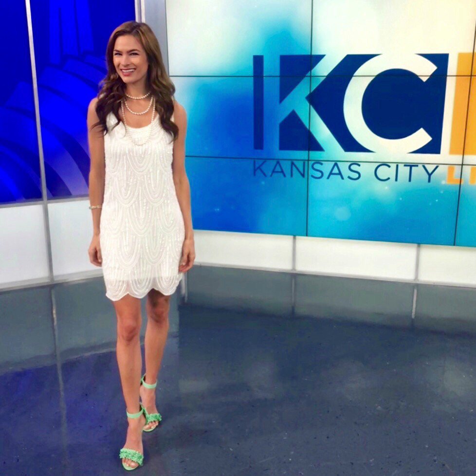 sldsass's tweet photo. #Pearls, #sequins, &amp; #beads today on KANSAS CITY LIVE! #wahoo #tvhost #spokesperson #ootd #lookoftheday #fashion #style #love #obsessed #KansasCity https://t.co/B7HIcD7acX