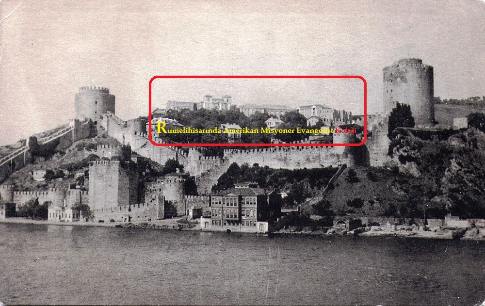cezmi_yurtsever's tweet photo. RUMELİHİSARI SIRTINDA AMERİKAN EVANGELİST ROBERT KOLEJ NEDEN AÇILMIŞTI? 
BU FOTOĞRAFA BAKAR MISINIZ? Osmanlı'nın son döneminde ve 1863 yılında Fatih Sultan Mehmet'in İstanbul'un fethine hazırlık olarak yaptırılan Rumelihisarı sırtı üzerinde Amerikan Evangelist Misyoner Okulu' https://t.co/7voBz2LVIC