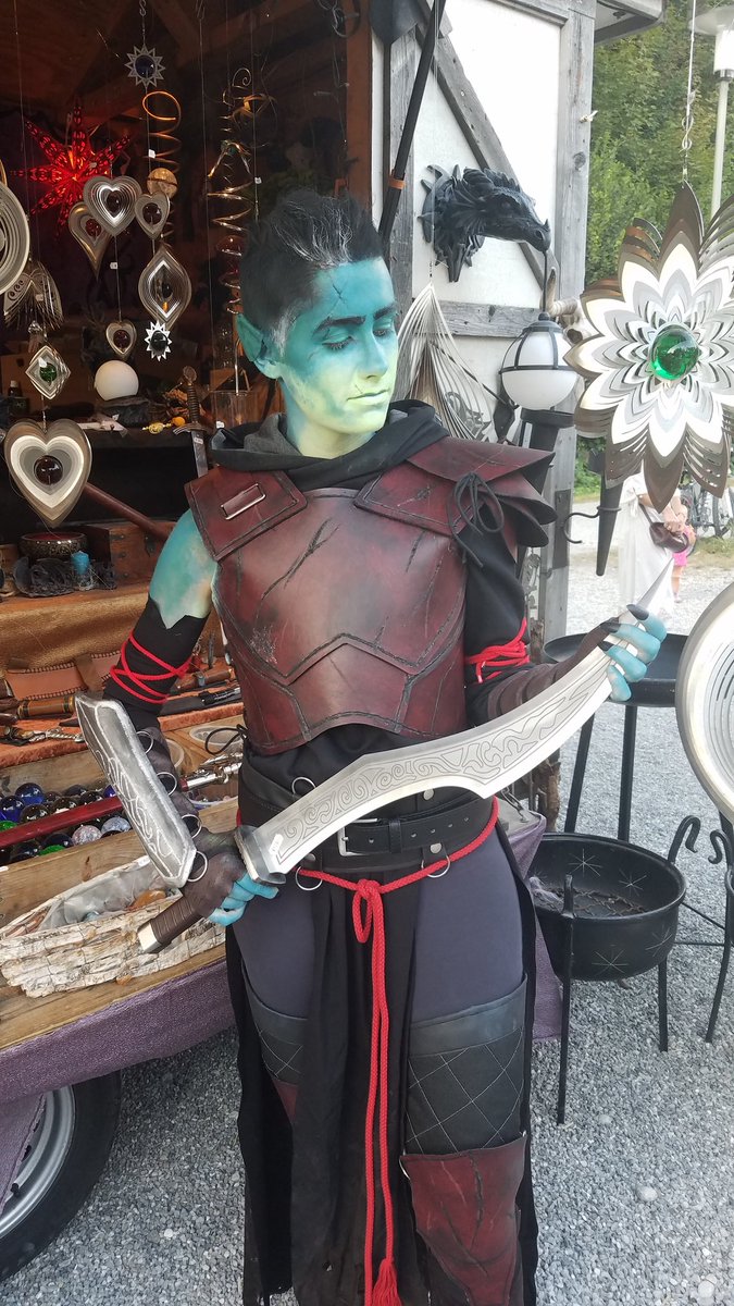 SRerenga's tweet photo. So my lovely sis @NotNottNein &amp; me have been to a small medieval market in cosplay yesterday and it was a very interesting experience! We confused a lot of people there ("Are you guys elves? Aliens?"), but also had the chance to take some EPIC pictures (which will follow soon) 😍 https://t.co/SpZpDzjixa