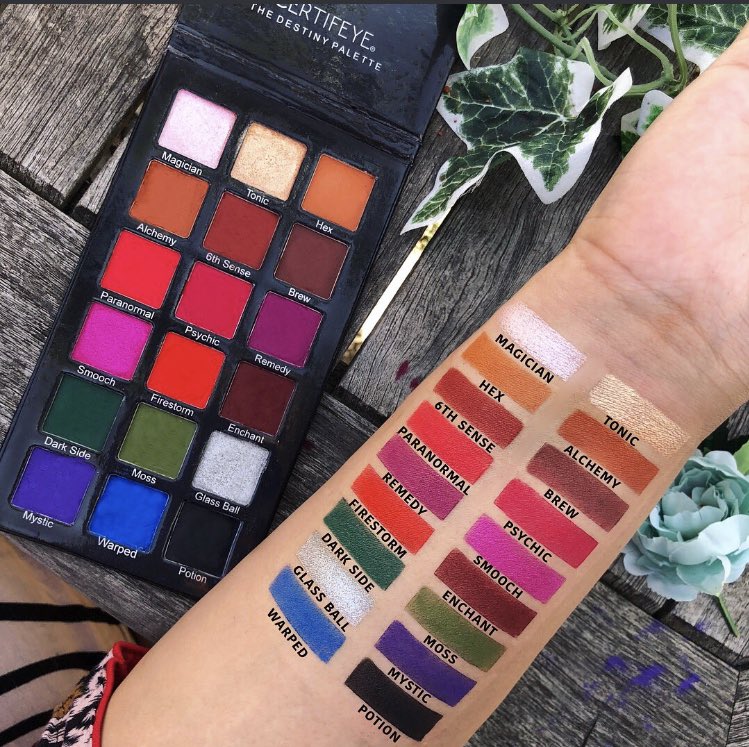 makeupgirlies's tweet photo. NEW CERTIFEYE “DESTINY” EYESHADOW PALETTE 😱😻 https://t.co/BEqXNzmvtx