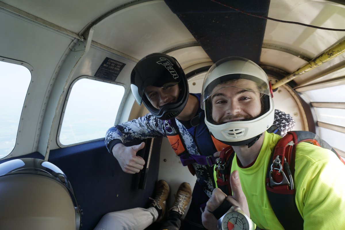 SkydiveINDY's tweet photo. Adrenaline junkies ready to cut loose. #skydivedemo #experiencedskydivers #funjumpers #skylife https://t.co/zSYCzO7aTJ