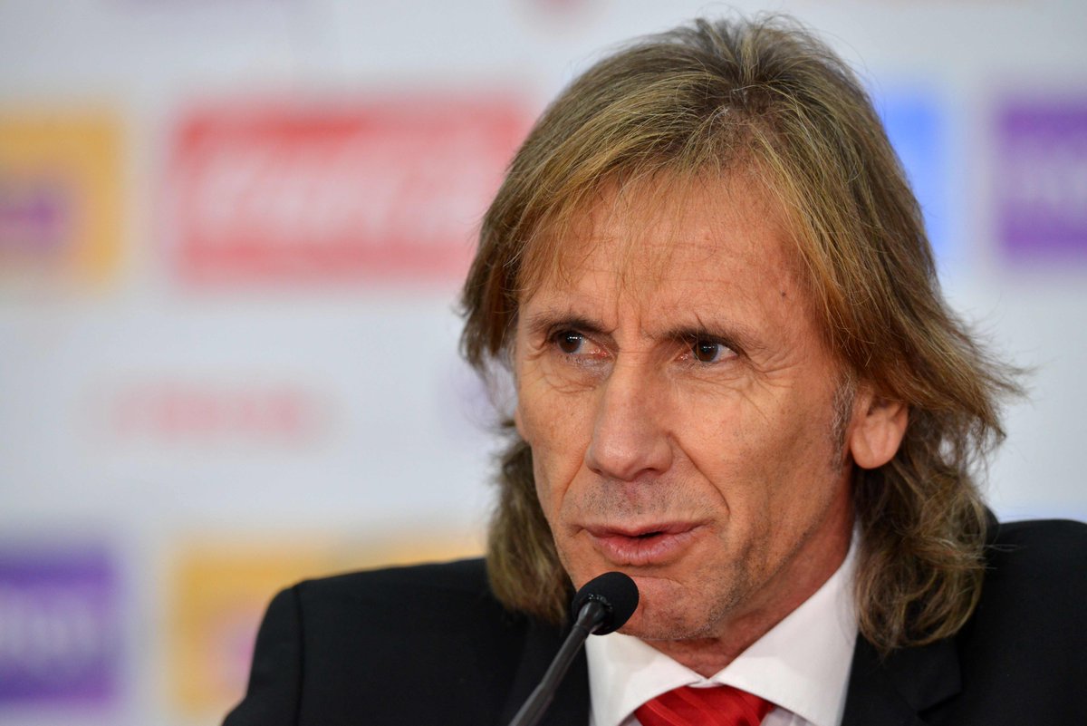 fifaworldcup_es's tweet photo. Ricardo Gareca renueva su contrato con @SeleccionPeru 🇵🇪 hasta #Qatar2022

➕ 👉 https://t.co/YdWqxjjvNM https://t.co/NP2XZQ0Nsx
