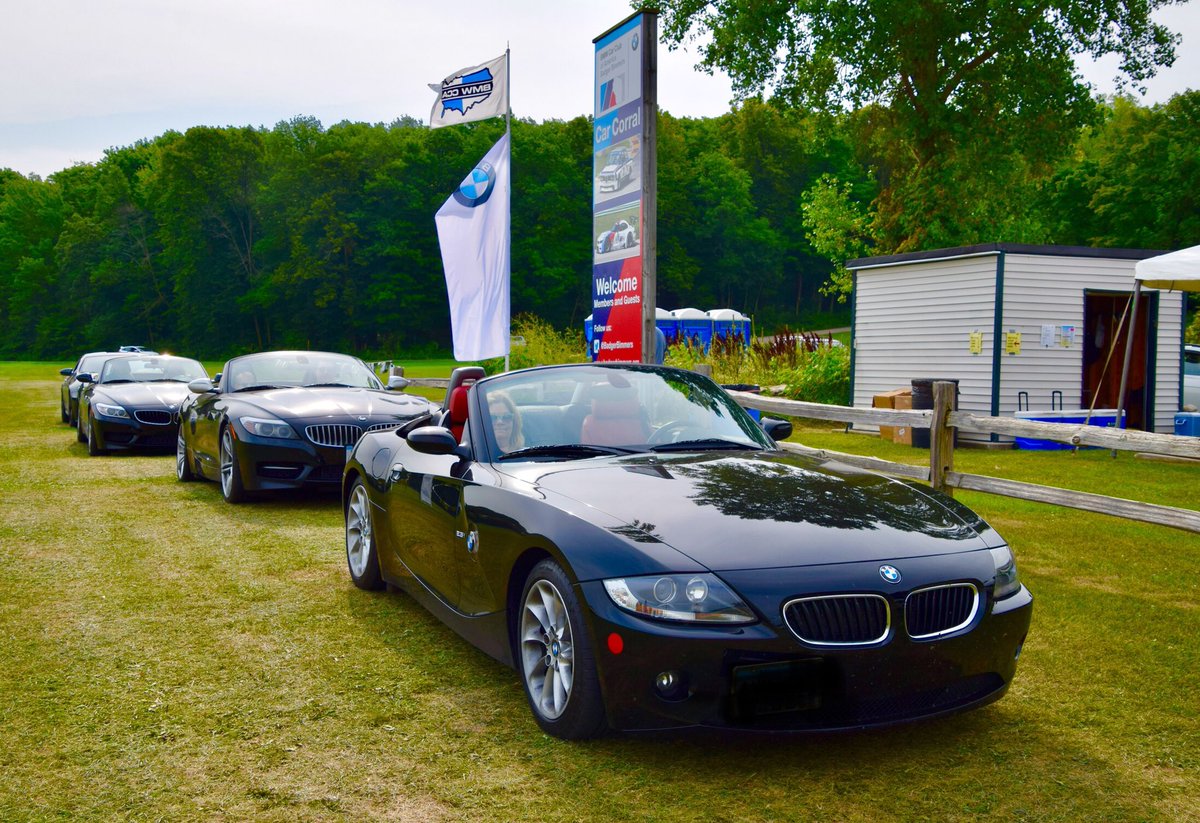 TomsToursMN's tweet photo. Thanks @BadgerBimmers for a great weekend @roadamerica. The @IMSA experience was awesome! @NorthStarBMW @Turnermotrsport @RLLracing @bmwcca @continentaltire @Michelin_Sport @BMWMotorsport @BMWUSA https://t.co/mFv5vcVzwl