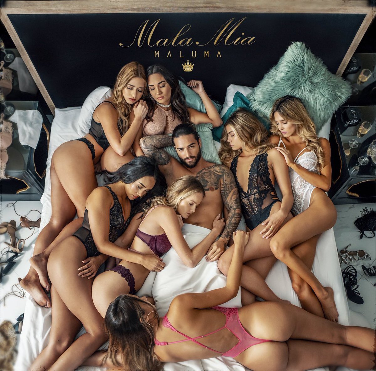 yaninasoviet's tweet photo. El nombre de la nueva canción de Maluma vs Como debería llamarse en realidad. https://t.co/m5Twg6MV7s
