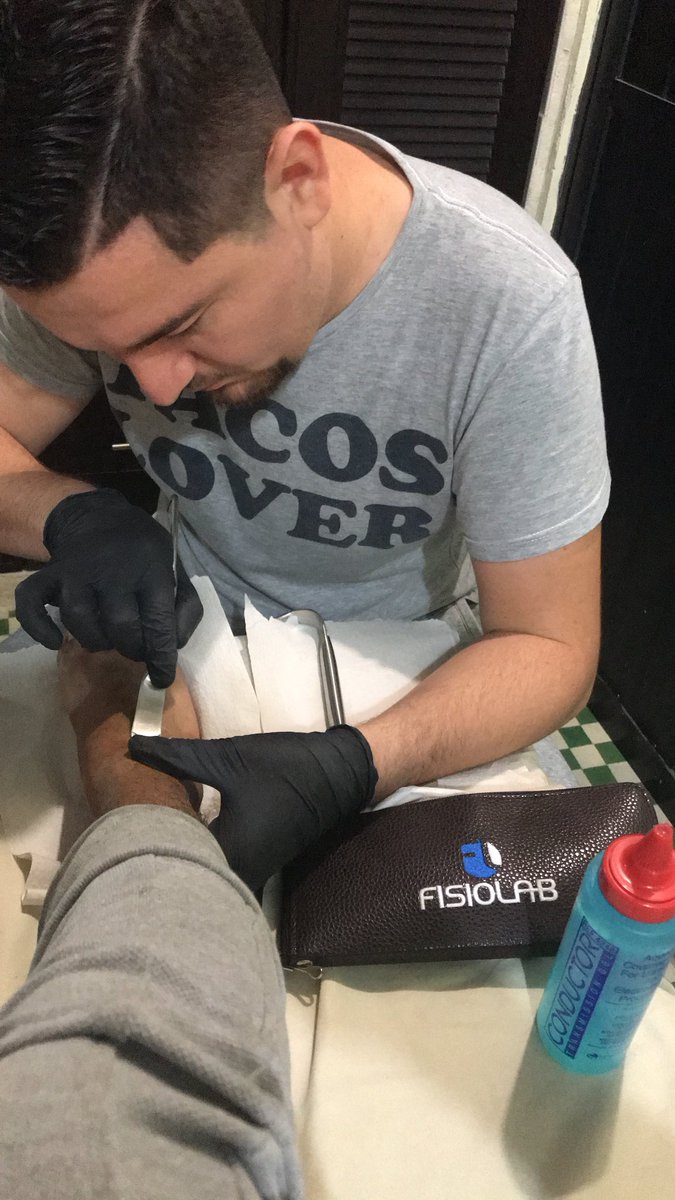 franSanches1's tweet photo. Fisioterapia y terapia deportiva ⚽️🏐🏀🏈⚾️  
LFT Carlos González . 
 Inf: 9811178802 .
💯% recomendado 👍🏽‼️ https://t.co/r86gB9dEg0