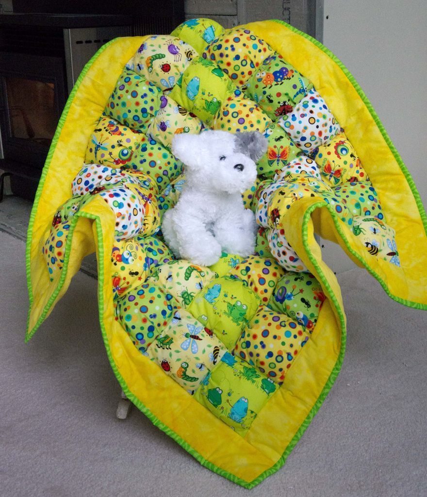 howarths63's tweet photo. Bug Out with this #BRIGHT #Bugalicious #TummyTime #BabyQuilt!, #babyshowergift perfect for #babygirls or #babyBoys #Colorful, #Yellow #Minkyblanket #PuffQuilt https://t.co/ekjGPyBV20 https://t.co/i50KXUvUT9