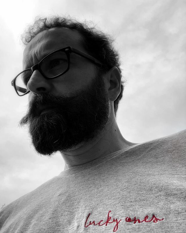 Acraul_'s tweet photo. Lucky Ones 🔜New of @thisiscoven .
.
#miercolesdebarbas #designers #red #microrelato #textgram #bnw #selfie #portrait #wednesdaywisdom #splash #addicted_to_splash #total_portraits #total_splash #skyisgrey #tshirt #glasess #contrapicado #shoponline #beard #soybarbudo #barbudos https://t.co/RNdlNBulT7