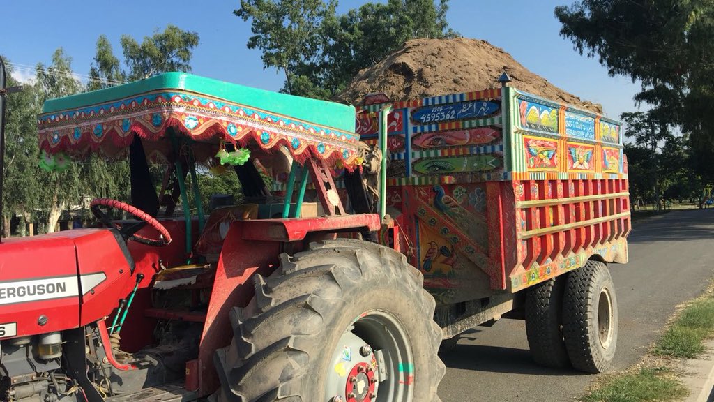 shakilchowdhry's tweet photo. #Green #Lahore #Punjab #Pakistan #August getting ready, pretty excited , loam and plants reached at the site @mdvisionpvtltd #MDVision #plants #Safari https://t.co/xpJiRgEYwy