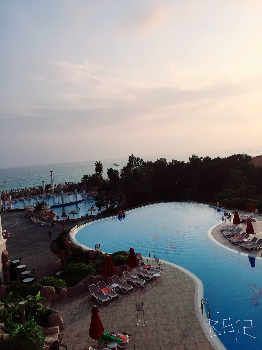 Amacım kimseyi kötülemek değil. Bizlere daha iyi hizmetler sunabilmeleri adına hem iyiyi hem kötüyü aktarmaktır. Yine de her şey için teşekkürlerimi sunarım. 🙋🏻‍♀️🍀 ( bu arada minibar çeşitliliği de artmalı. Tamam sustum 🤐) <a href="/starlightresort/">Starlight Resort</a> <a href="/CoralTravelTR/">Coral Travel Türkiye</a>