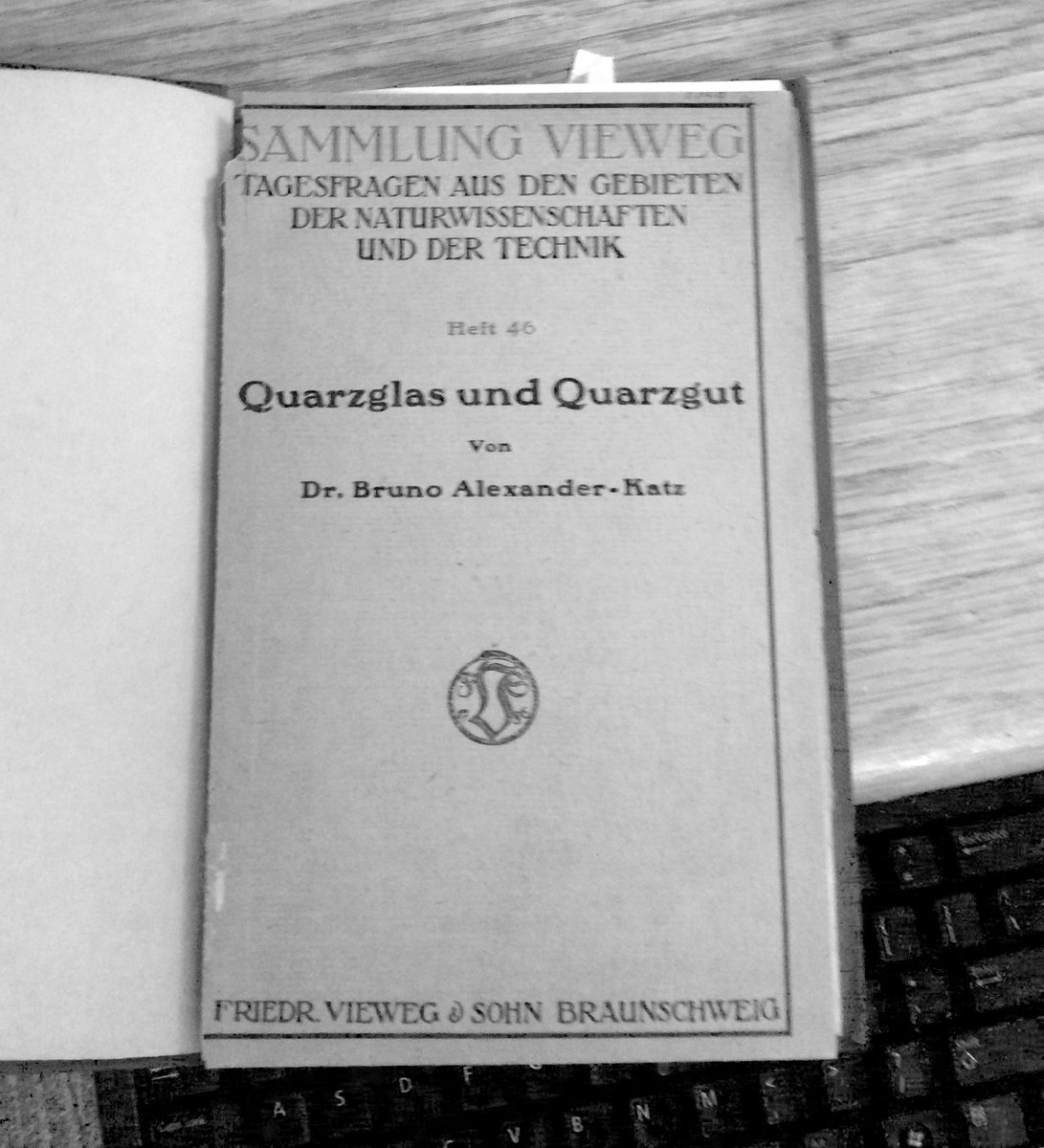 CrerarLibrary's tweet photo. Challenged by @UChicagoReg 7 black and white photos of #librarylife. No humans, no explanations. Day 1/7 https://t.co/no3Pz6NUrD