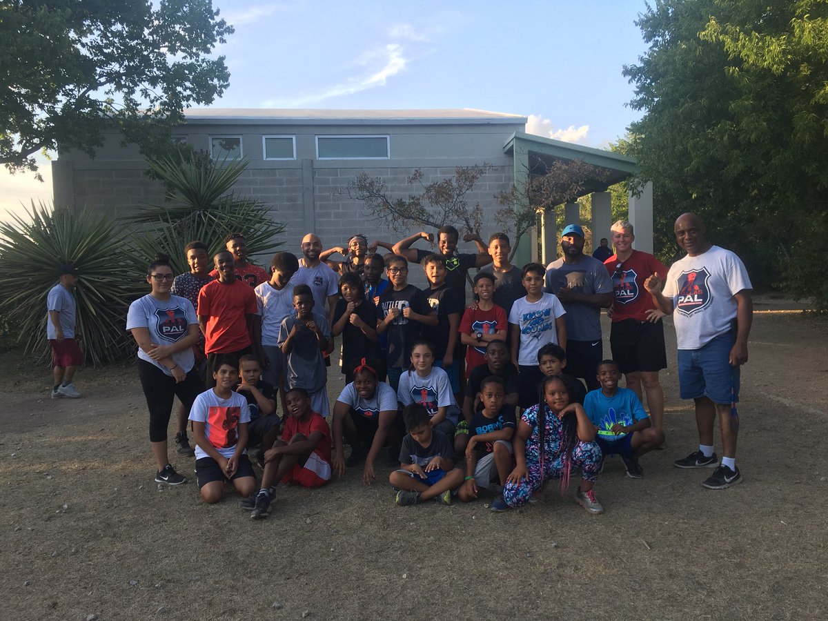 DallasPAL's tweet photo. We took some of our boxers to the Cedar Ridge Nature Preserve in South Dallas to get some awesome hill work in. ๐ ๐ช๐ฎโโ๏ธ๐ฅ #CopsAndKids #CommunityPolicing #SheCanBox https://t.co/u4FEi6ye7Y
