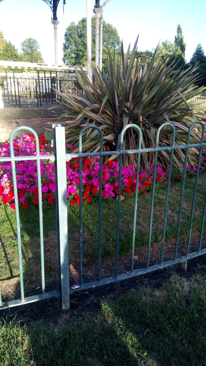 Hidden rocks just waiting to be found in #Beckenham... Have you found any? Share on Facebook too... Search for #BeckenhamRocks