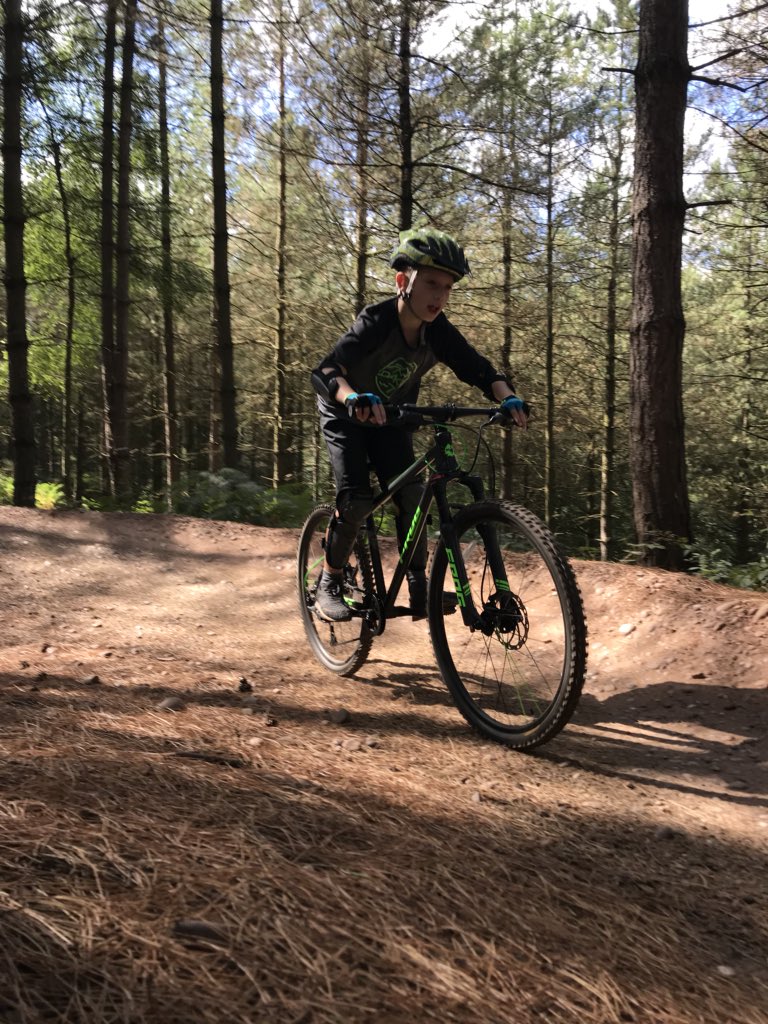 BigDinner71's tweet photo. Great morning with Buster smashing Follow the Dog and the Monkey trail.
#mtb #bikebuds #trail #chasetrails #frog72 #followthedog #monkeytrail #fullloop #Zak #rideyourbike #cannockchase https://t.co/ZA4FZQWZjf